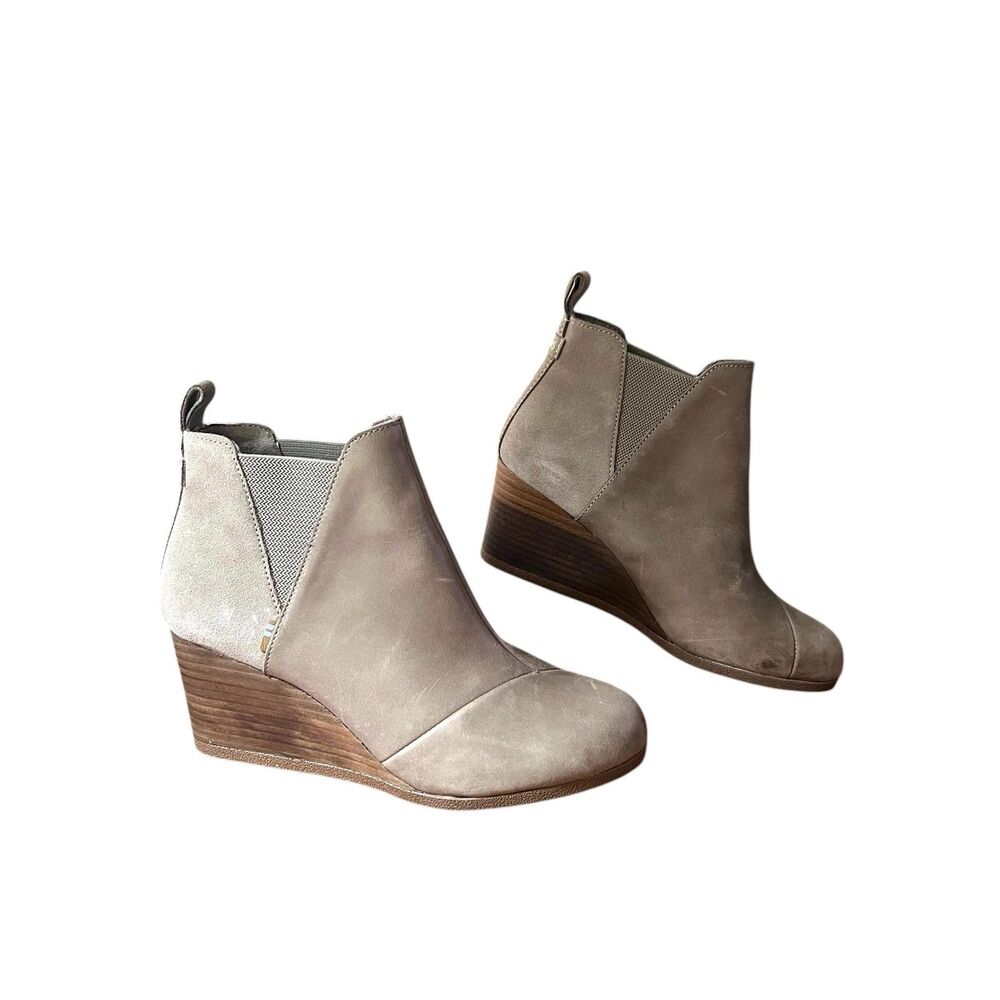 TOMS Boots Women's 8 Beige Leather Wedge Ankle Booties Pull On Casual Minimalist